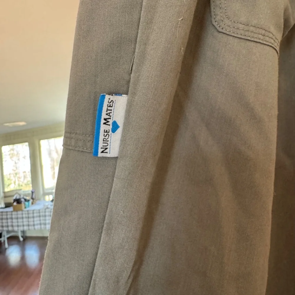 Assorted scrub Pants - Picture 8 of 9